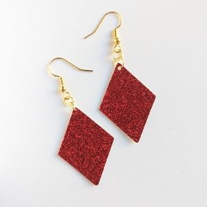 Geometric diamond shaped earring